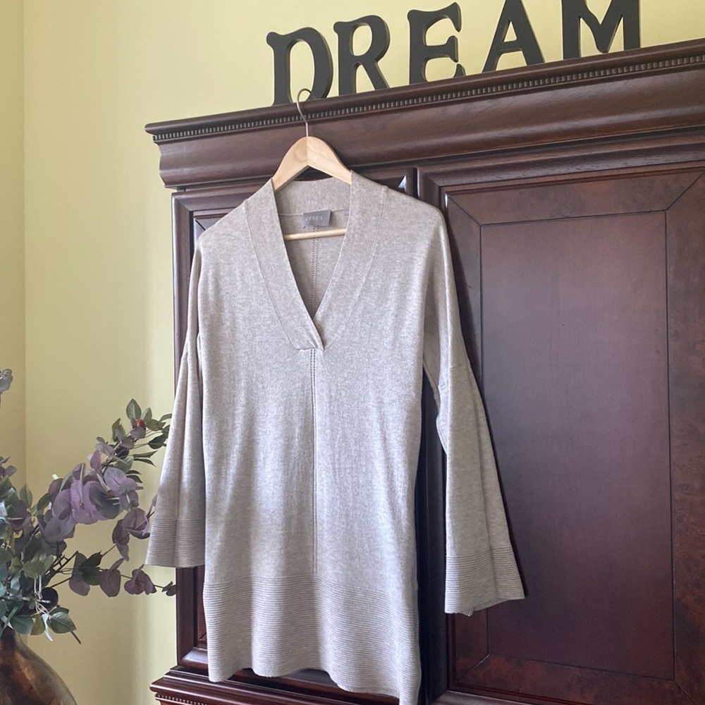Cyrus - Long Sweater!  GUC.  Size S.​​